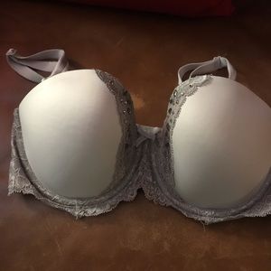 Victoria’s Secret Bra 32DD